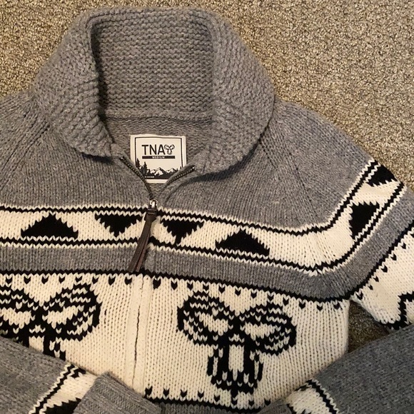 Aritzia knit sweater - Picture 2 of 5